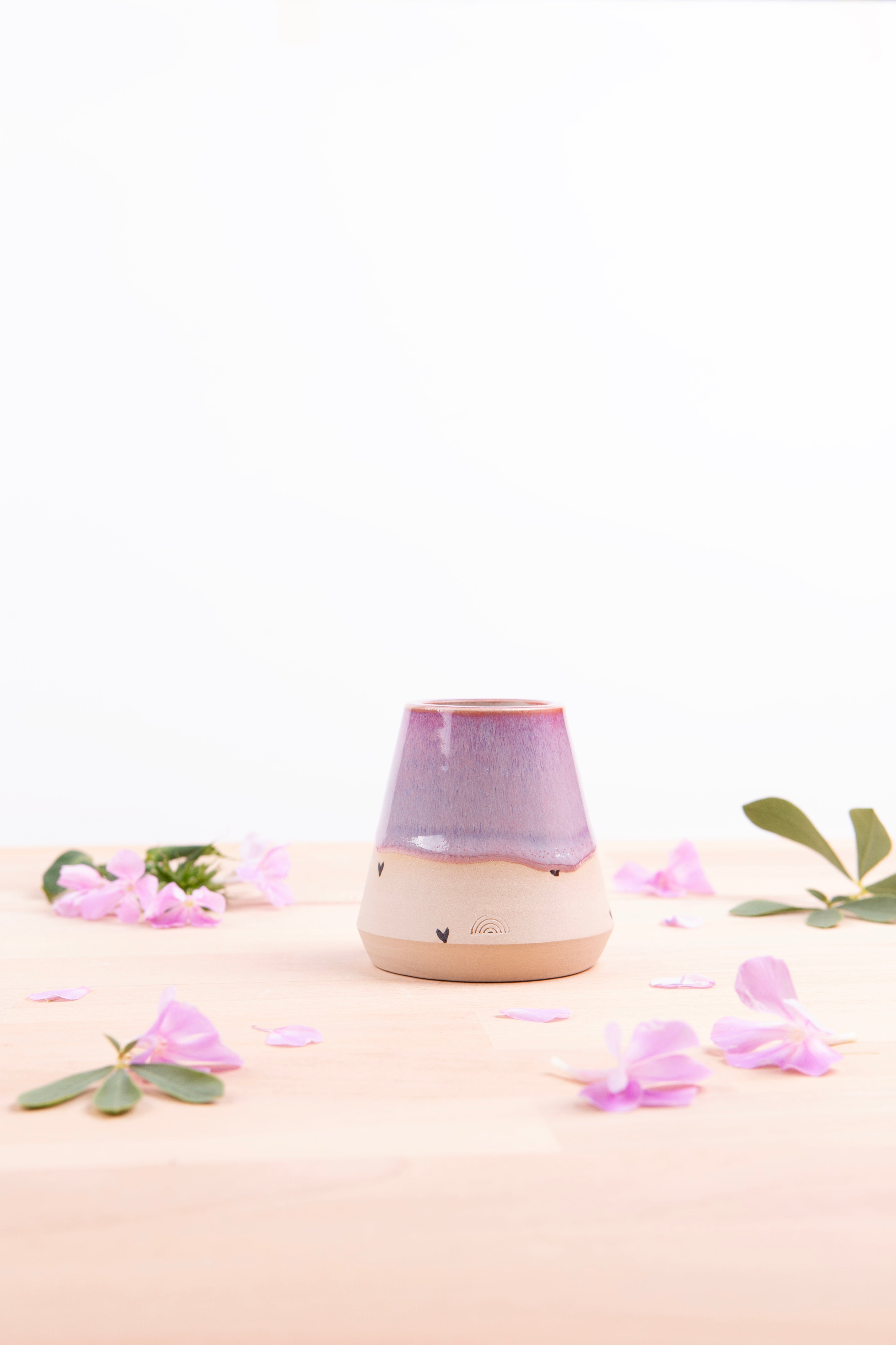 Bud Vase (1090)
