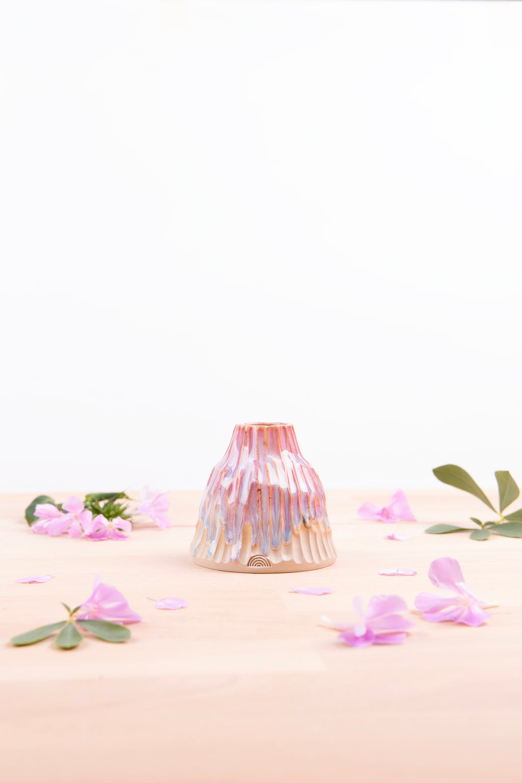 Bud Vase - textured (1096)