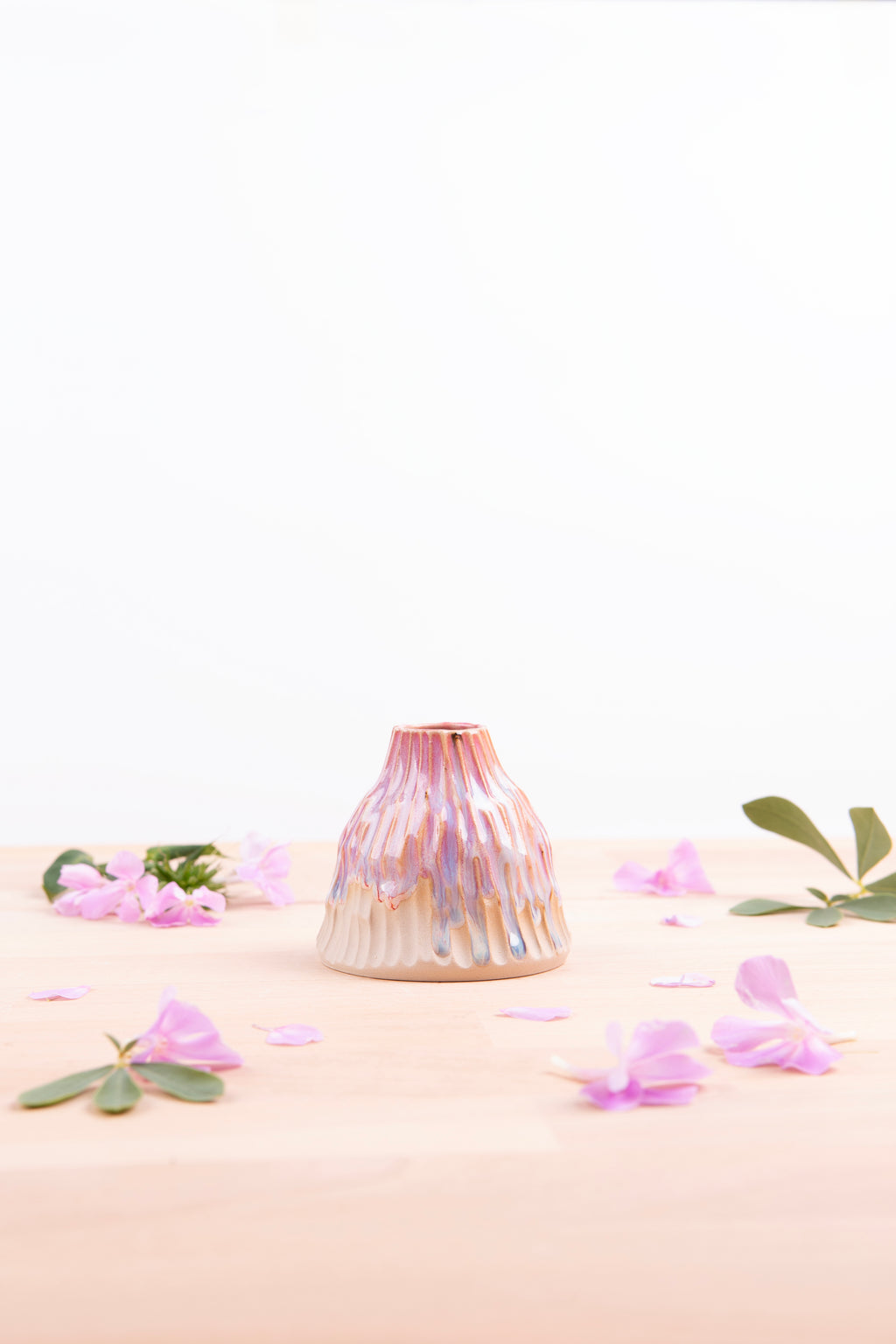 Bud Vase - textured (1096)