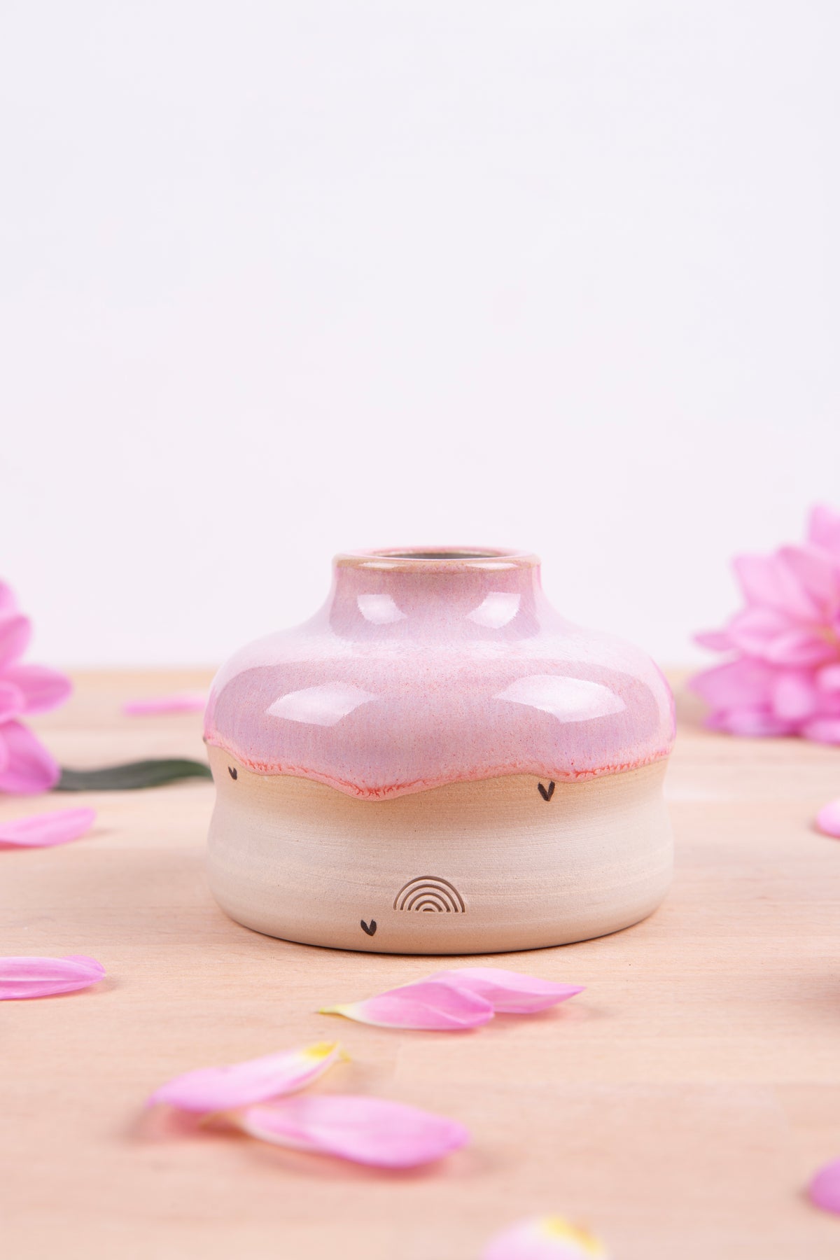 Bud Vase (1595)