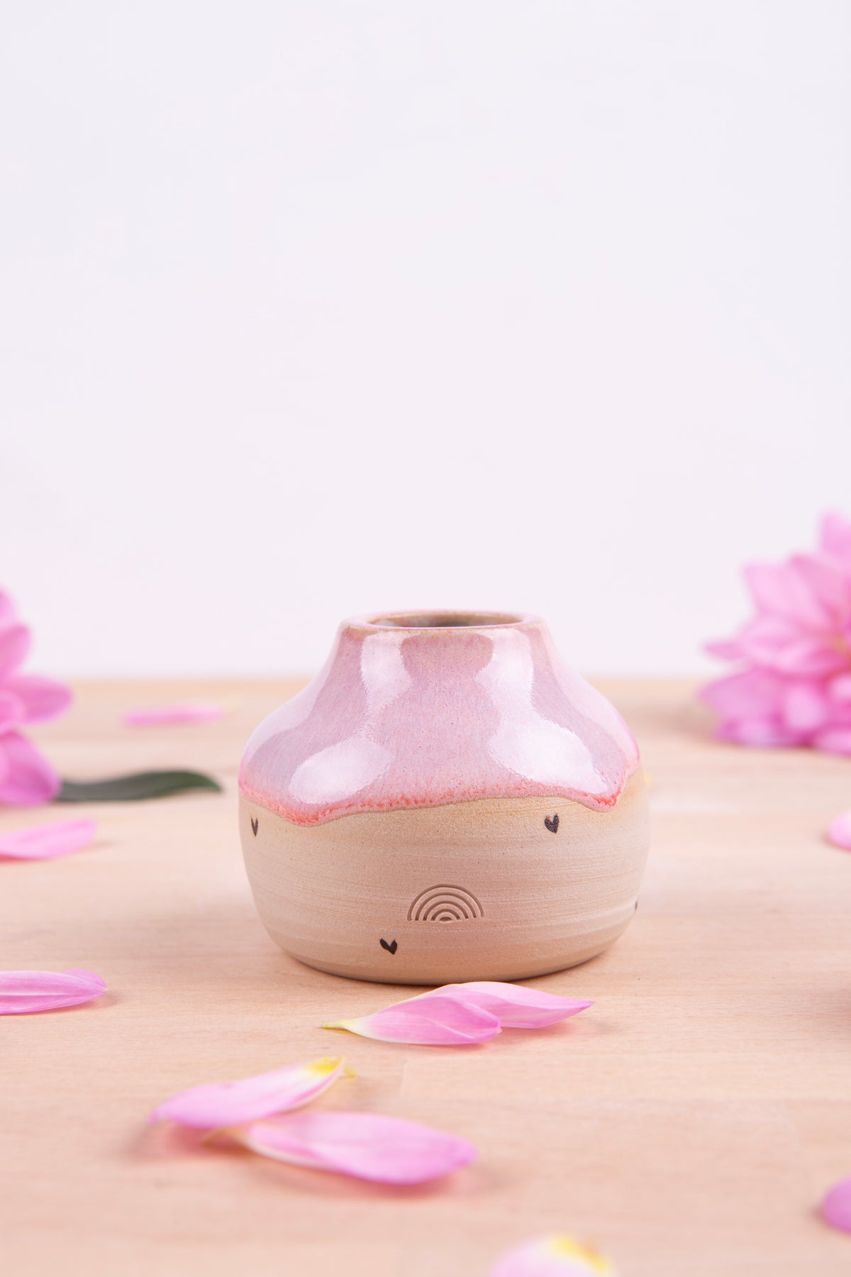Bud Vase (1598)