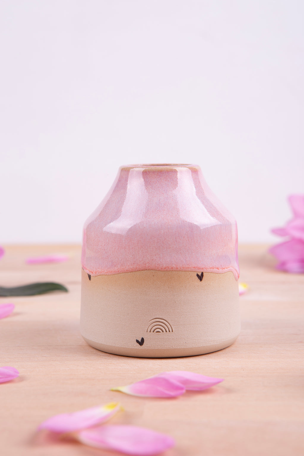 Bud Vase (1602)