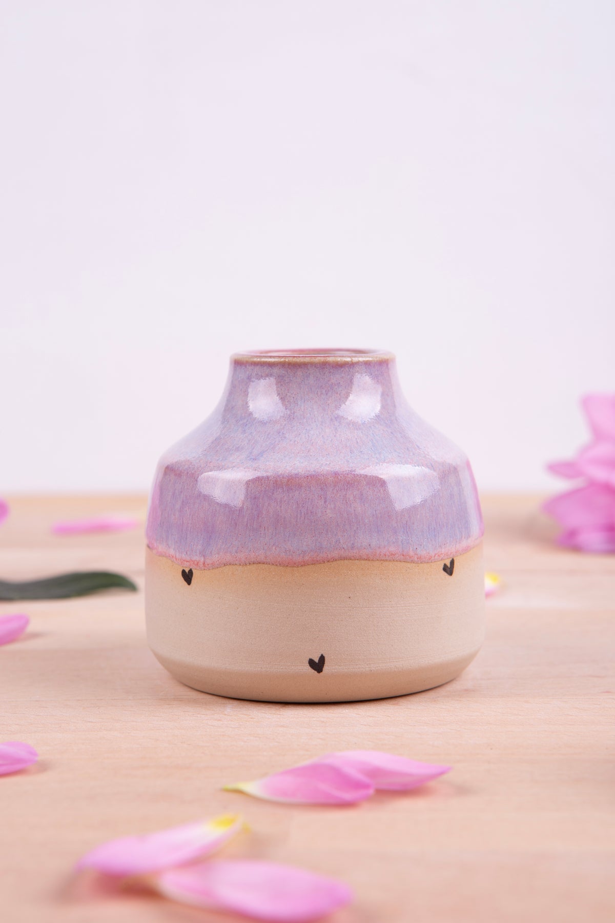 Bud Vase (1619)
